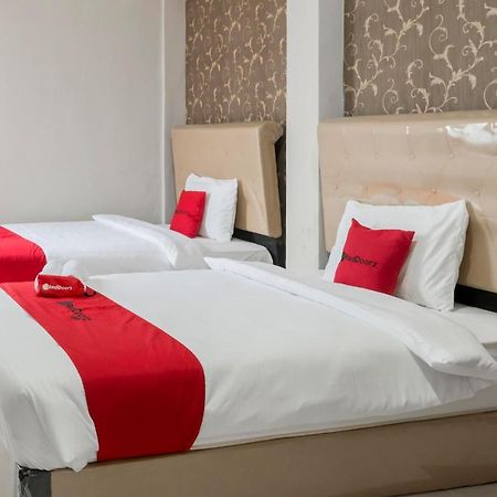 Reddoorz Near Grand City Mall 2 Surabaya Dış mekan fotoğraf