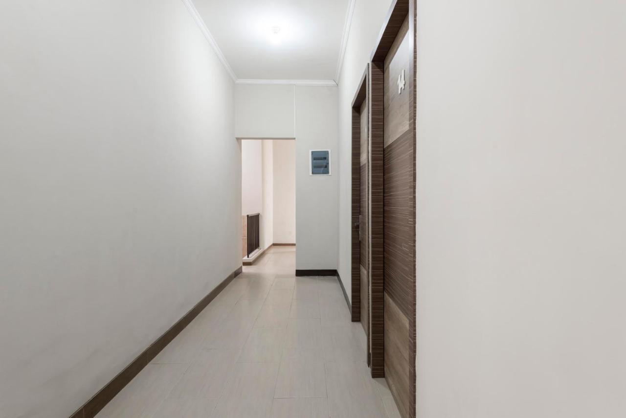 Reddoorz Near Grand City Mall 2 Surabaya Dış mekan fotoğraf