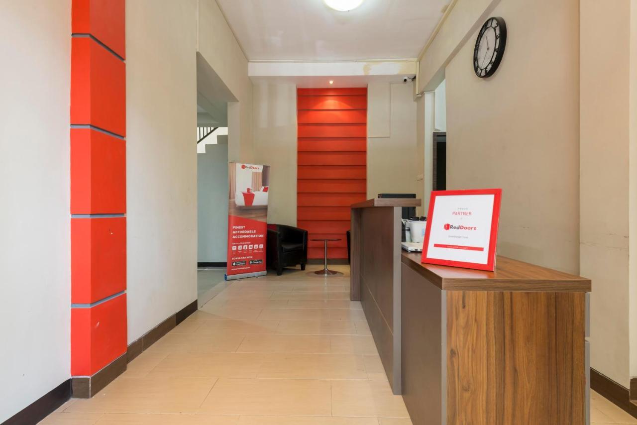 Reddoorz Near Grand City Mall 2 Surabaya Dış mekan fotoğraf