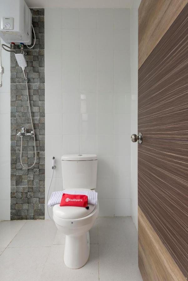 Reddoorz Near Grand City Mall 2 Surabaya Dış mekan fotoğraf
